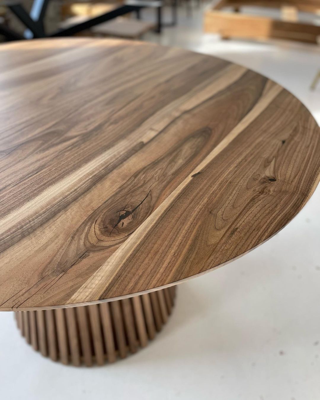 Vivien Extendable Round Walnut Dining Table | S10Home