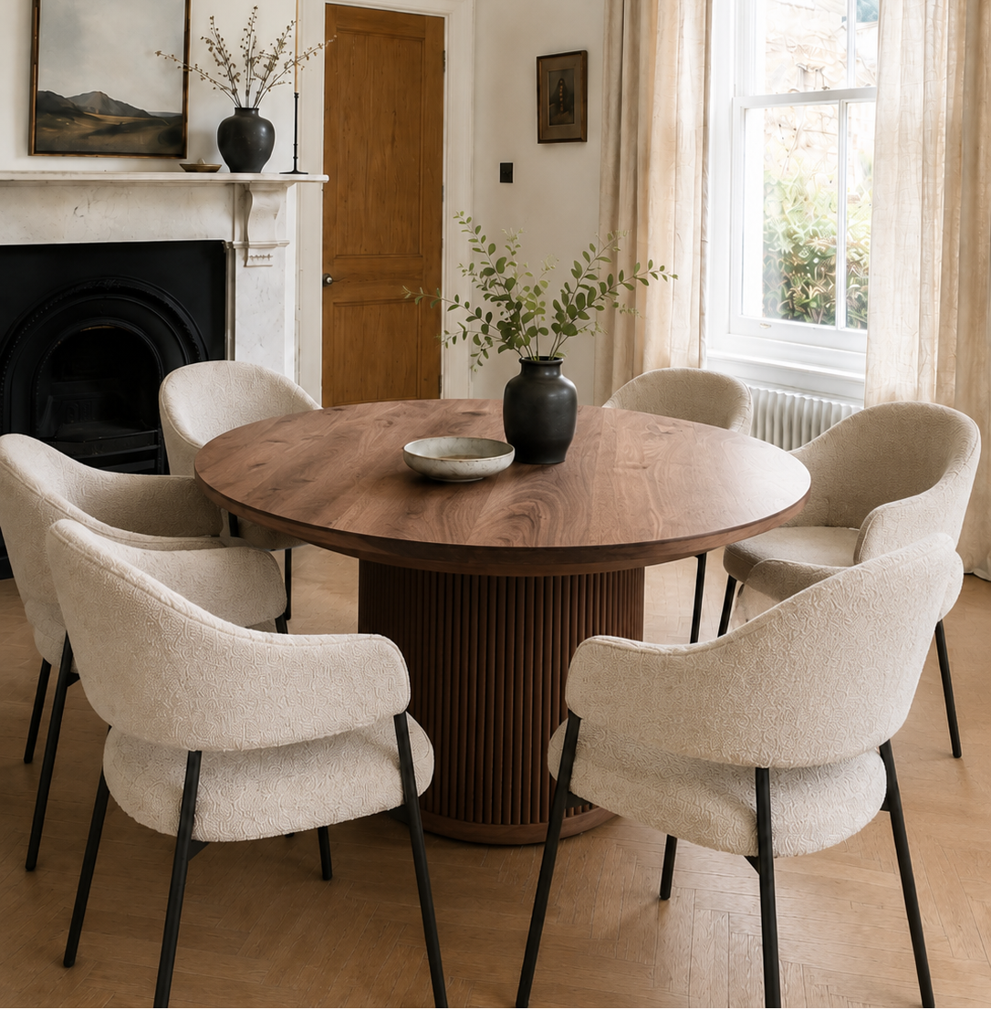 Mesa de roble oscuro de Chiara